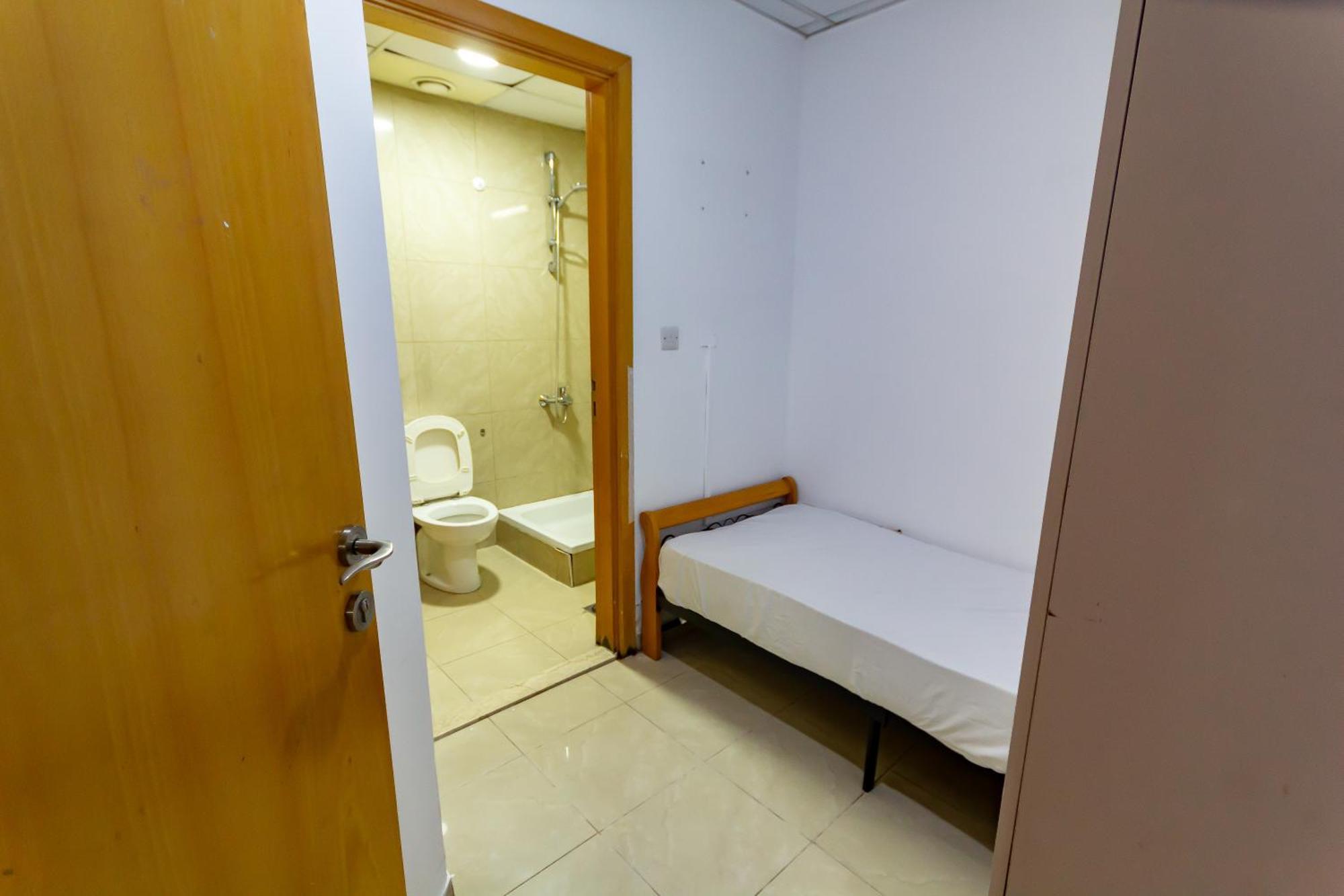 Budget Rooms With Private Bathroom For 'Girls' Only In Dubai, Marina Eksteriør billede