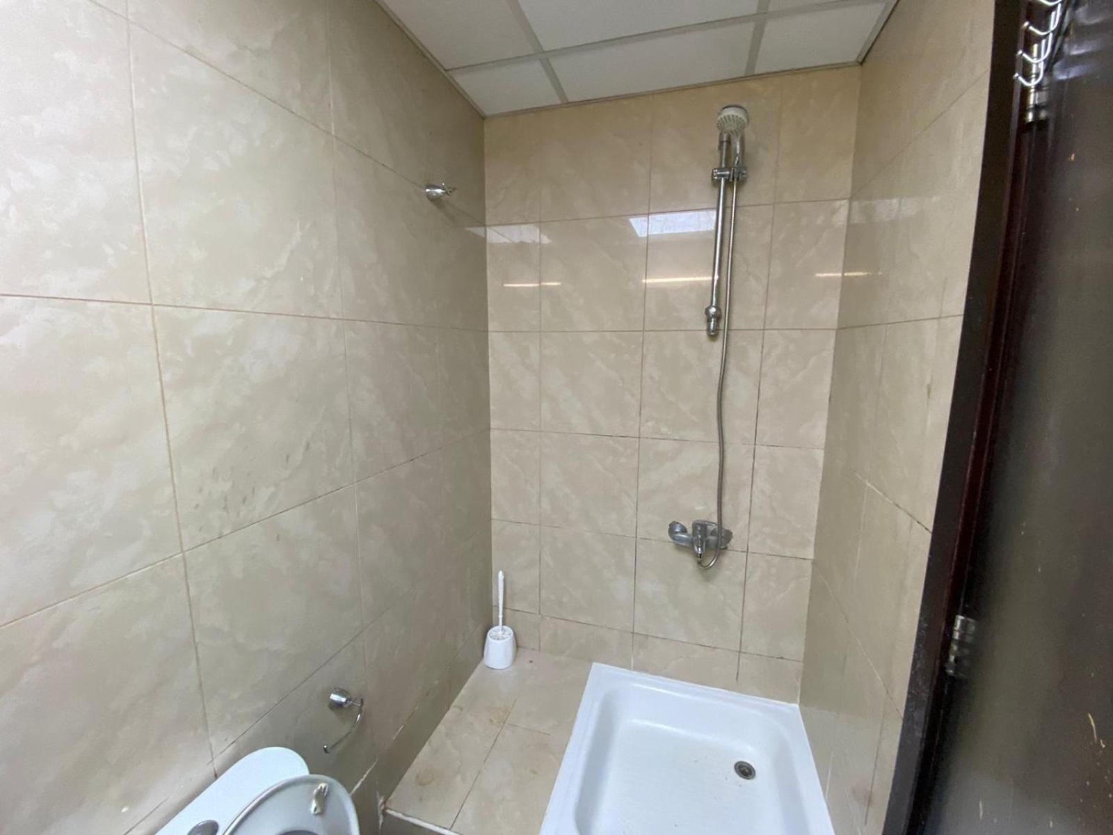 Budget Rooms With Private Bathroom For 'Girls' Only In Dubai, Marina Eksteriør billede