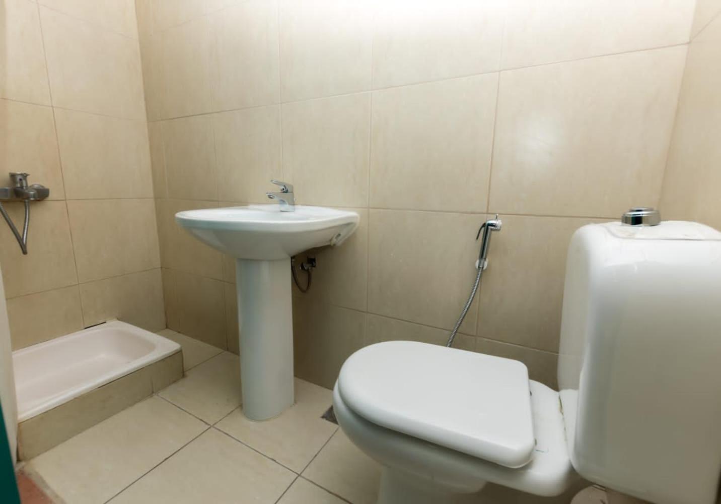 Budget Rooms With Private Bathroom For 'Girls' Only In Dubai, Marina Eksteriør billede