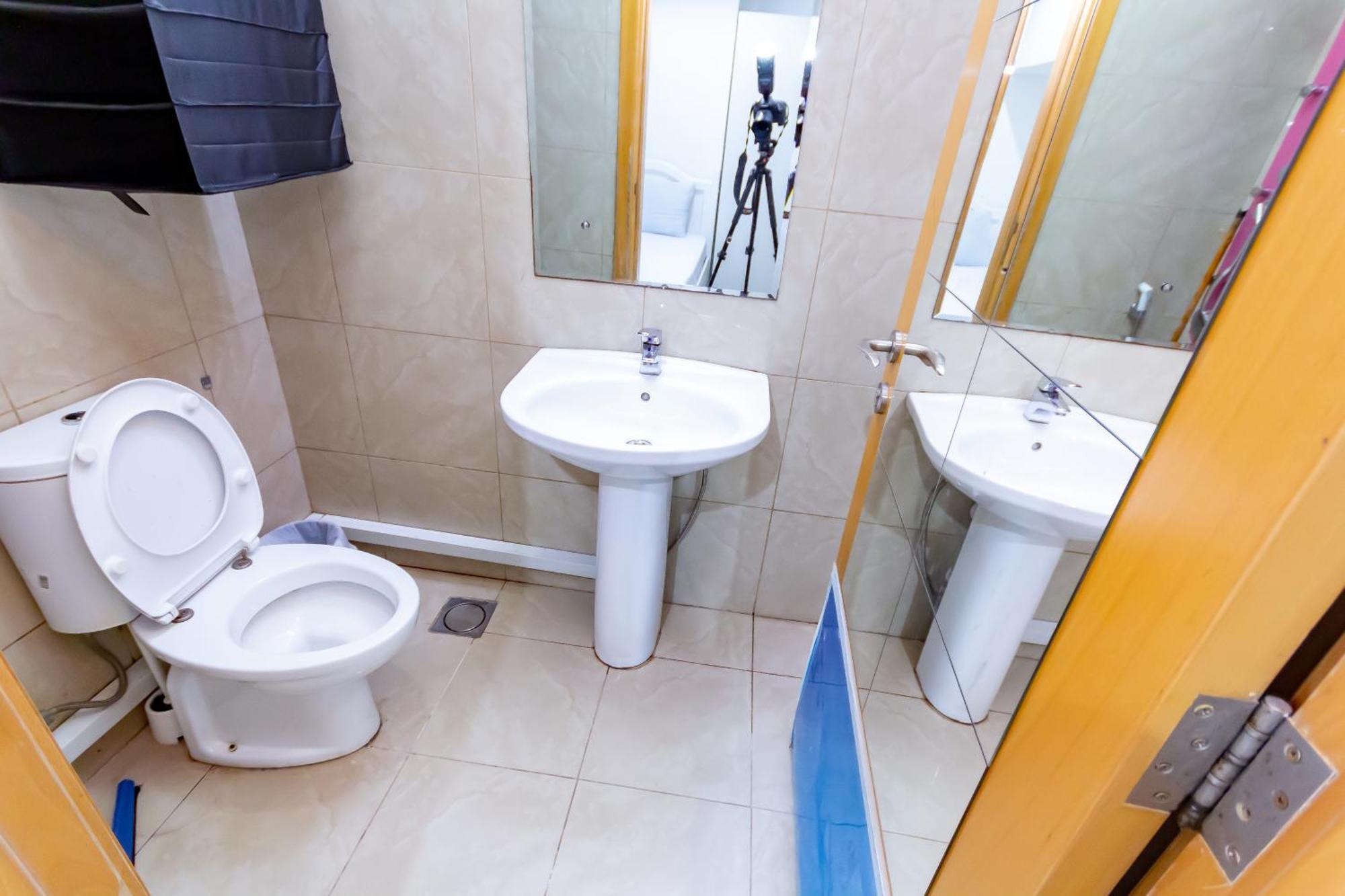 Budget Rooms With Private Bathroom For 'Girls' Only In Dubai, Marina Eksteriør billede