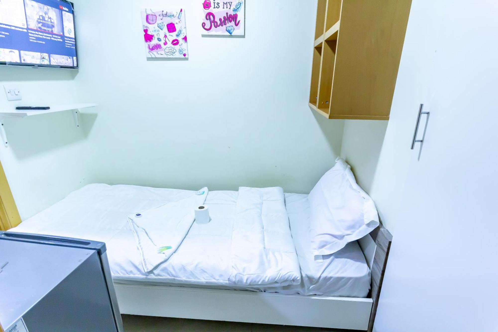 Budget Rooms With Private Bathroom For 'Girls' Only In Dubai, Marina Eksteriør billede