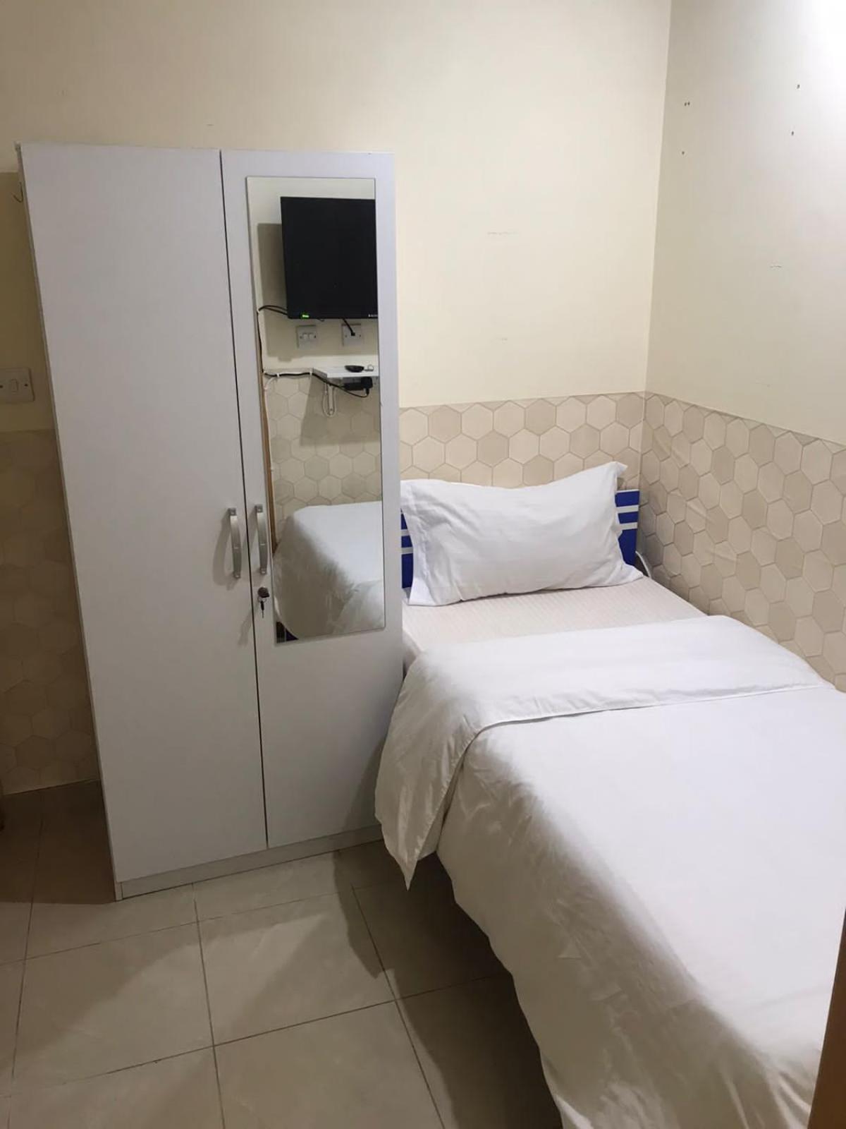 Budget Rooms With Private Bathroom For 'Girls' Only In Dubai, Marina Eksteriør billede