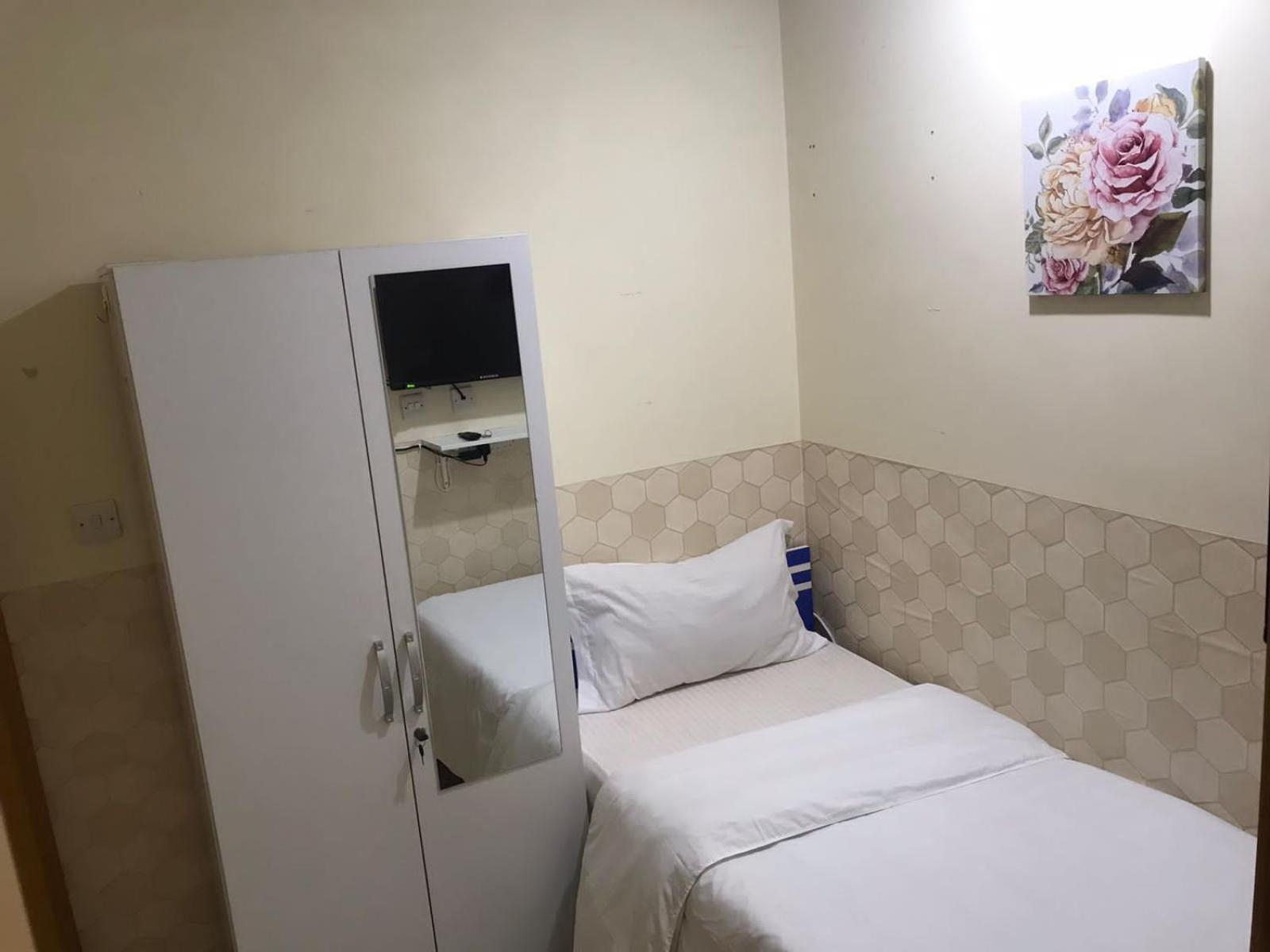 Budget Rooms With Private Bathroom For 'Girls' Only In Dubai, Marina Eksteriør billede