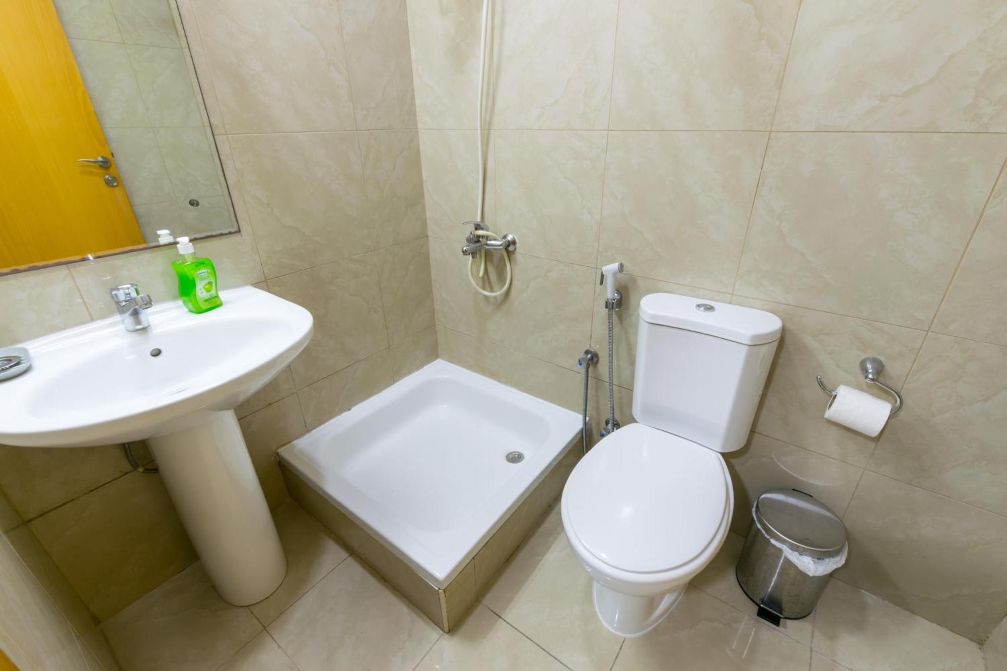 Budget Rooms With Private Bathroom For 'Girls' Only In Dubai, Marina Eksteriør billede