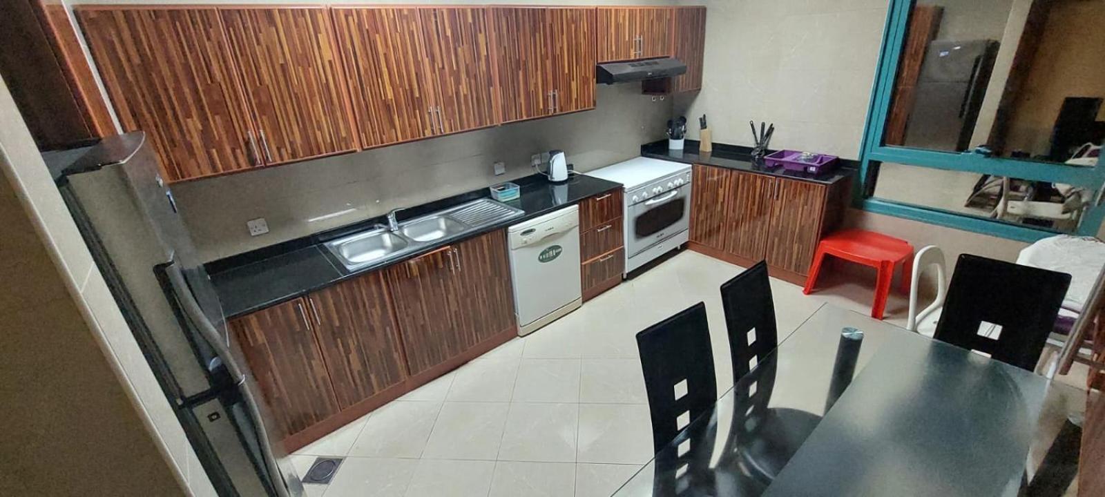 Budget Rooms With Private Bathroom For 'Girls' Only In Dubai, Marina Eksteriør billede