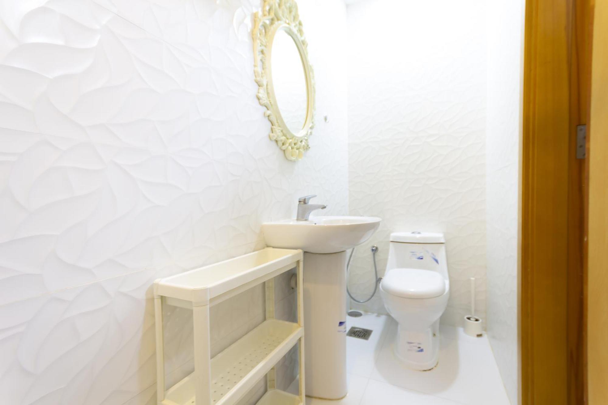 Budget Rooms With Private Bathroom For 'Girls' Only In Dubai, Marina Eksteriør billede